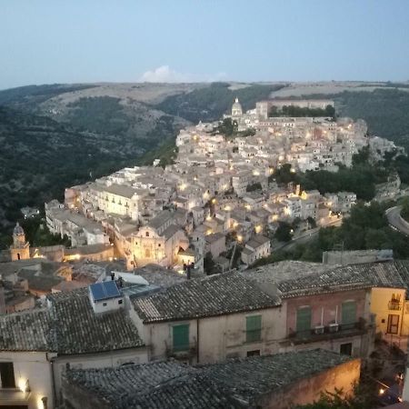 Finestre Su Ibla Bed & Breakfast Ragusa Exterior foto
