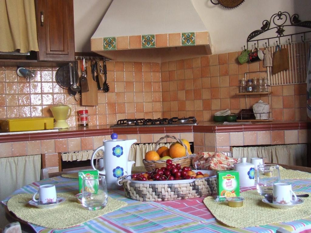 Finestre Su Ibla Bed & Breakfast Ragusa Exterior foto