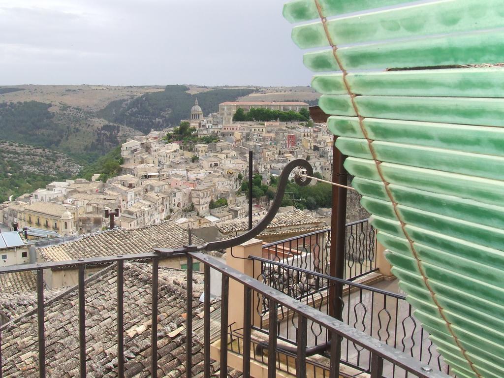 Finestre Su Ibla Bed & Breakfast Ragusa Exterior foto