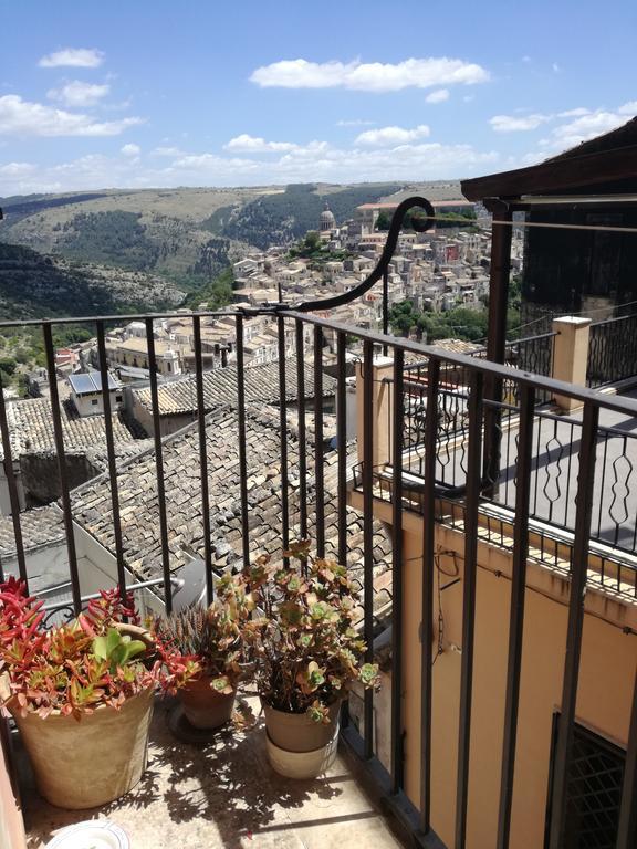 Finestre Su Ibla Bed & Breakfast Ragusa Exterior foto