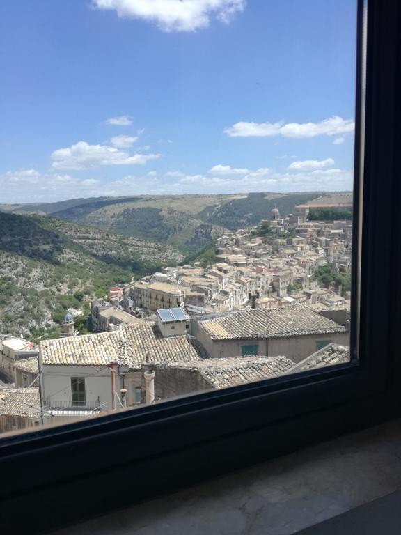 Finestre Su Ibla Bed & Breakfast Ragusa Exterior foto