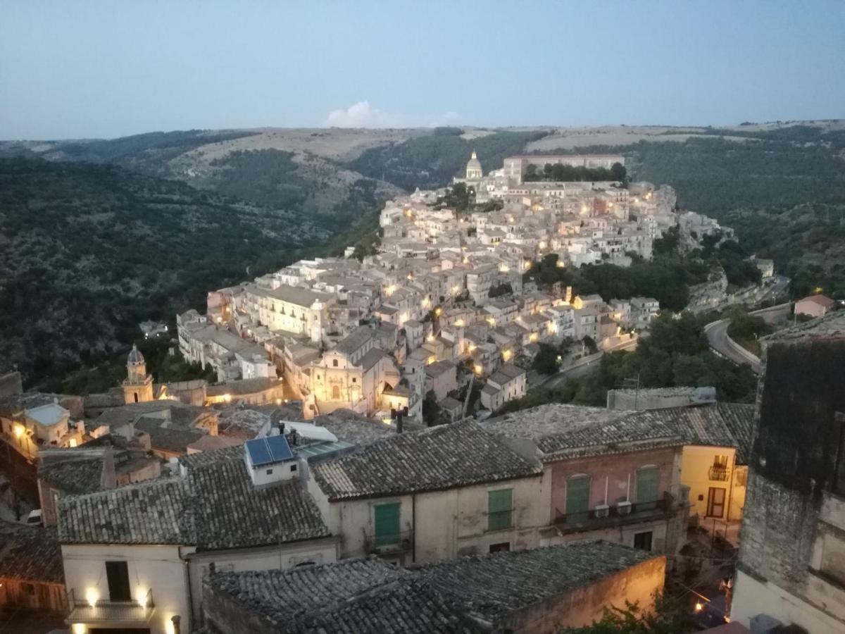Finestre Su Ibla Bed & Breakfast Ragusa Exterior foto