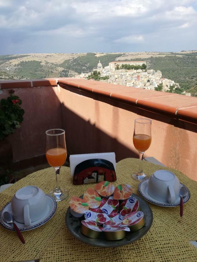Finestre Su Ibla Bed & Breakfast Ragusa Exterior foto