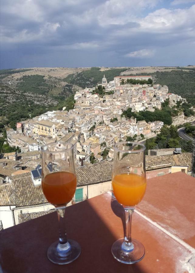 Finestre Su Ibla Bed & Breakfast Ragusa Exterior foto